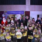 У громадах Сумщини для дітей відбулися покази вистави «Фабрика щастя»