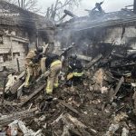 ДСНС деблокувала тіла жінок з-під завалів магазину, атакованого авіабомбою на Сумщині