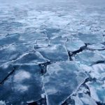 Небезпечний лід: на Сумщині рятувальники дістали з води загиблого чоловіка