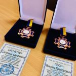 В епіцентрі вибуху: у Сумах нагородили екіпаж автобуса, який рік тому потрапив під ракетний удар